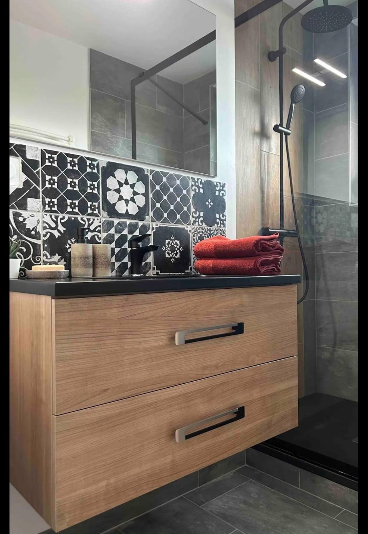 Superbe Appartement Refait A Neuf 莫尔莱 外观 照片